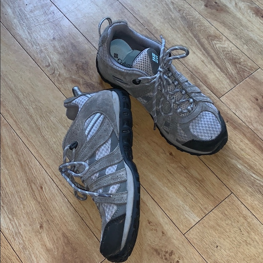 Columbia hiking shoes